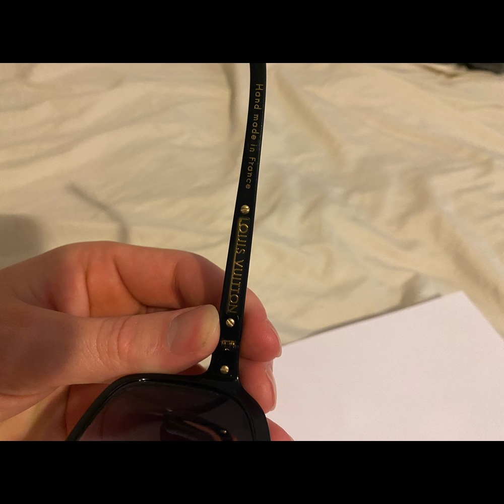 Louis Vuitton sunglasses OS - Picture 4 of 5